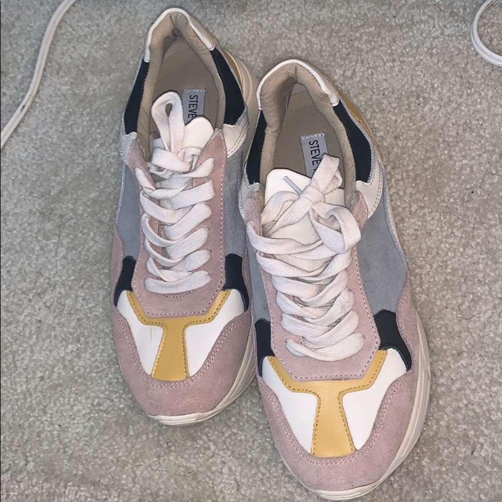 Steve Madden Sneakers